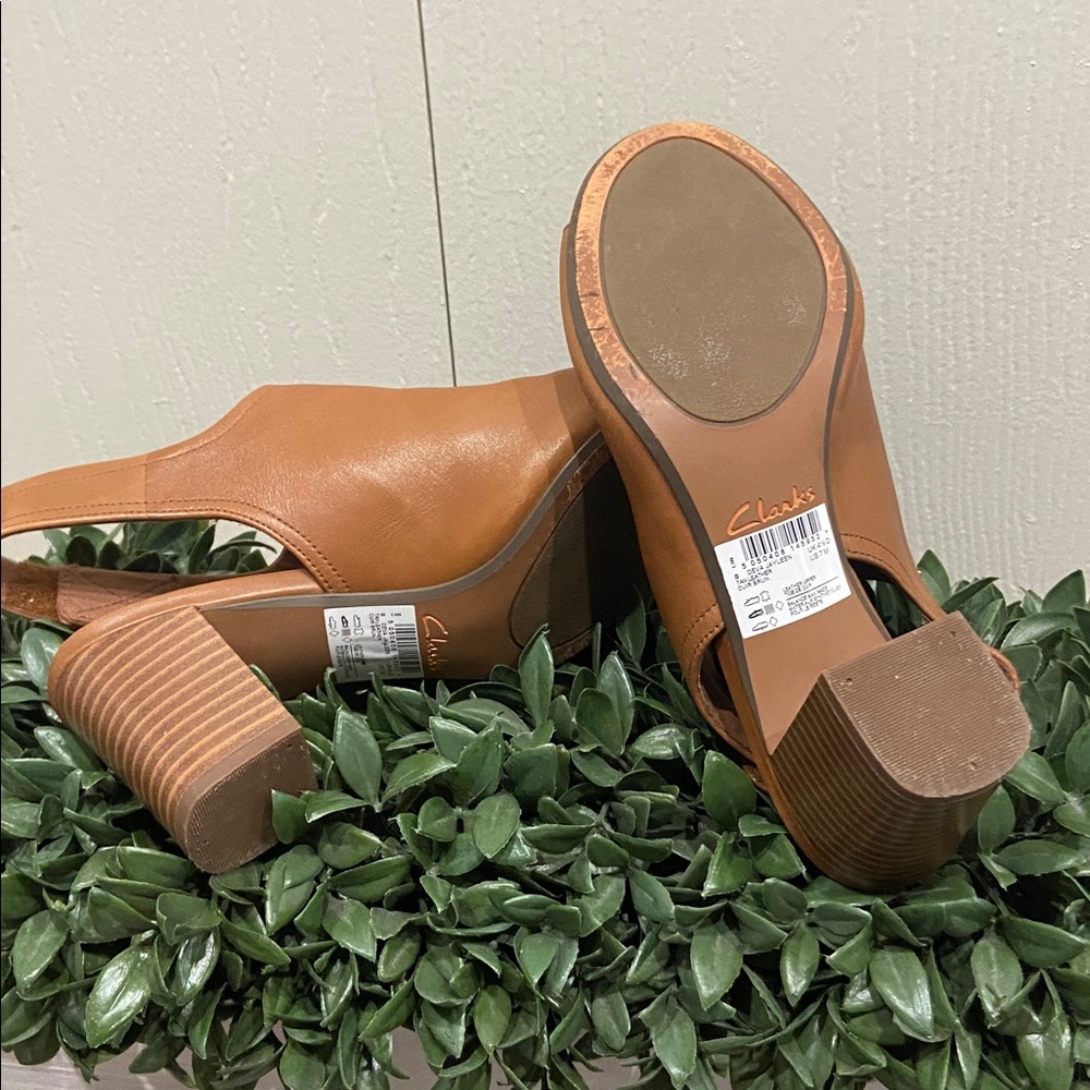Clarks Women's Deva Jayleen Pump Size 7 NWT - Picture 9 of 10